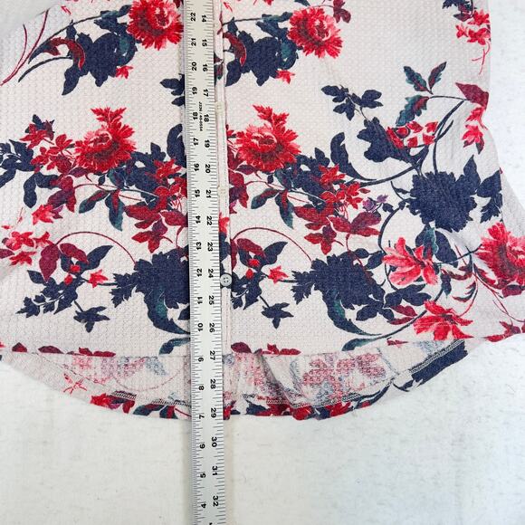 Torrid Button Shirt Woman 2 V-Neck White w/ Red & Blue Floral Stretchy Cottage - Picture 6 of 11